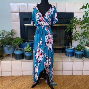 Staccato Deep V Tie Waist Max Dress